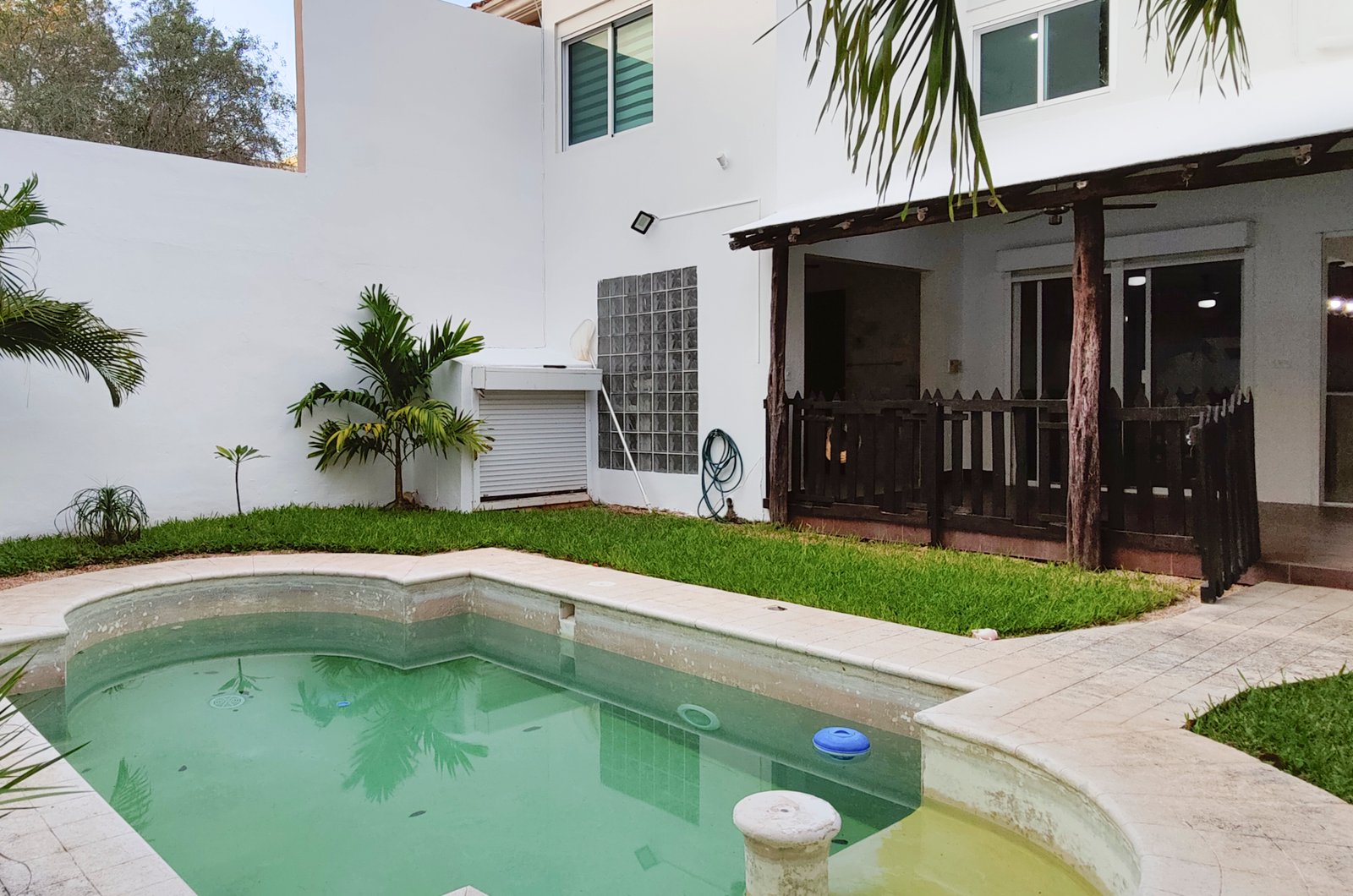 1242-47769-Casa-en-renta-en-Montecristo-Mérida-con-cuatro-habitaciones-alberca-y-paneles_(60).jpg