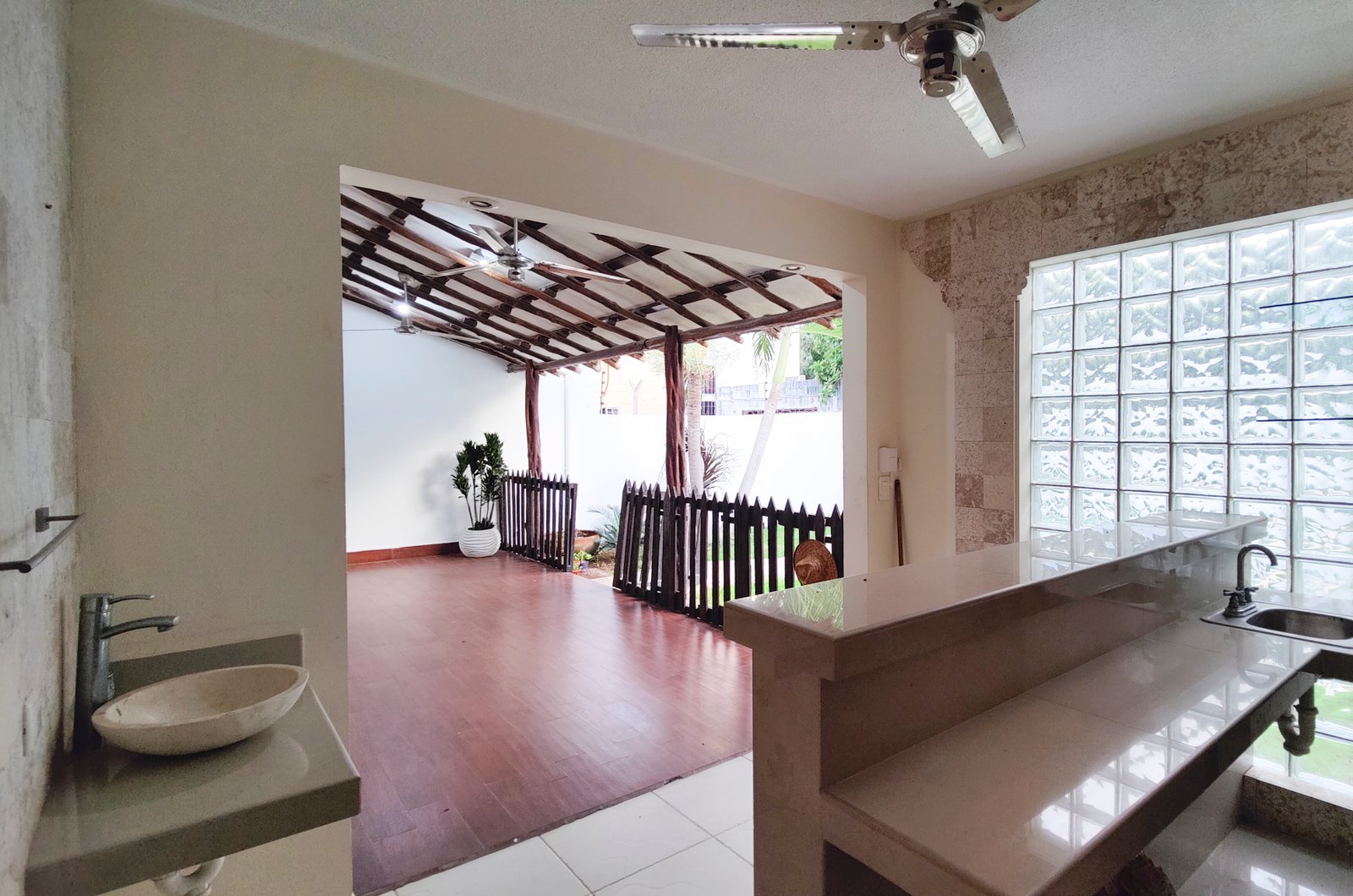 1242-47773-Casa-en-renta-en-Montecristo-Mérida-con-cuatro-habitaciones-alberca-y-paneles_(63).jpg