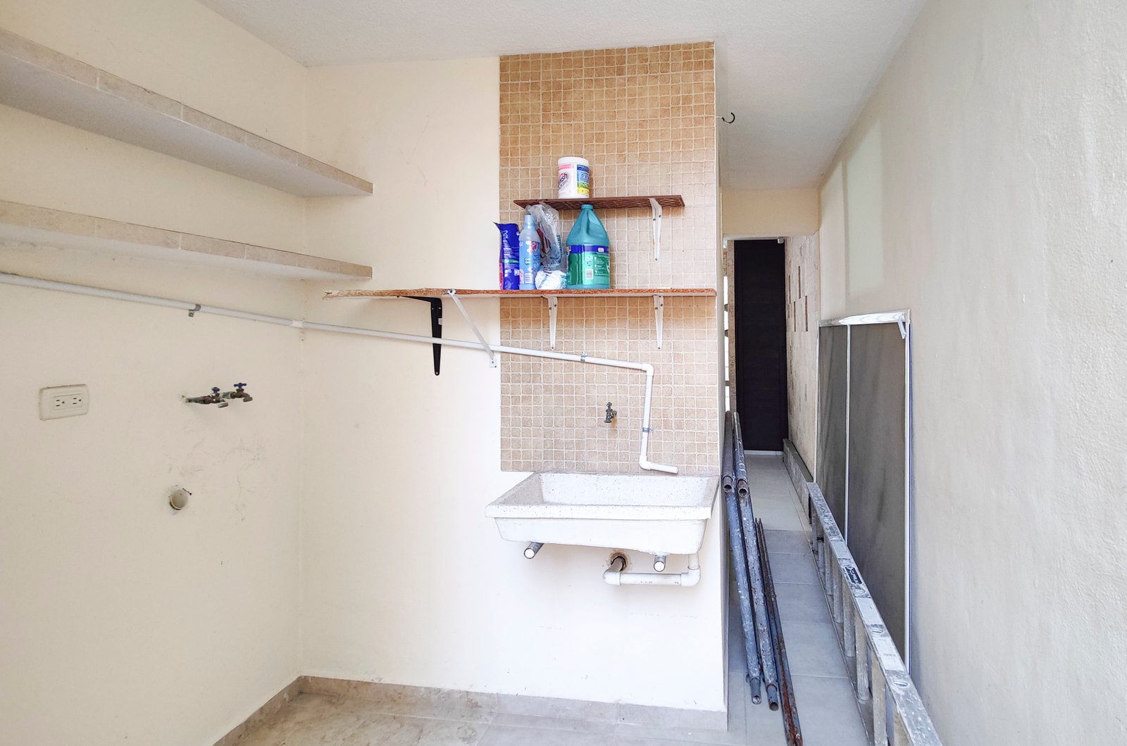 1242-47775-Casa-en-renta-en-Montecristo-Mérida-con-cuatro-habitaciones-alberca-y-paneles_(66).jpg