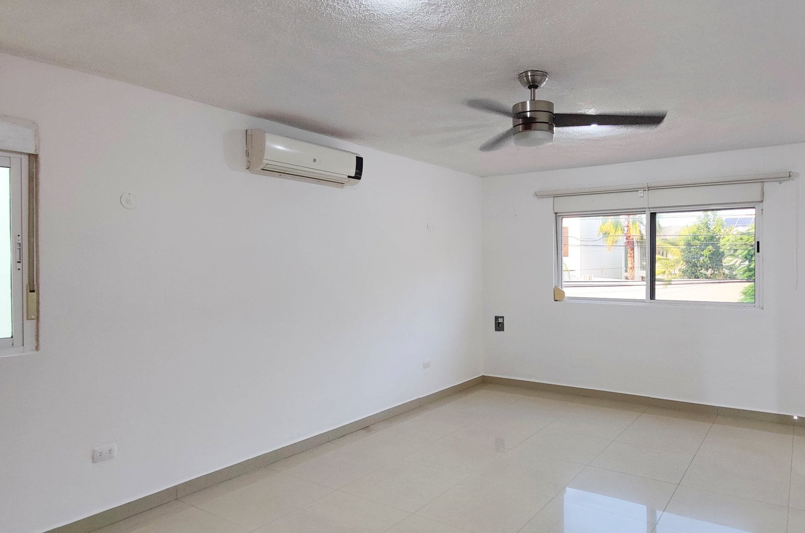1242-47781-Casa-en-renta-en-Montecristo-Mérida-con-cuatro-habitaciones-alberca-y-paneles_(72).jpg