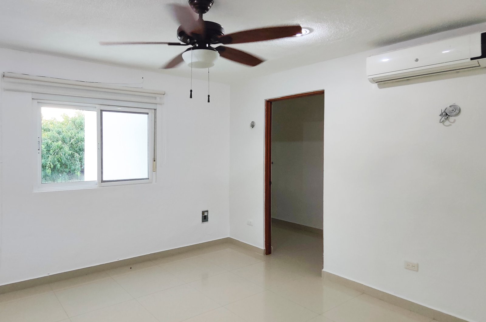 1242-47787-Casa-en-renta-en-Montecristo-Mérida-con-cuatro-habitaciones-alberca-y-paneles_(79).jpg