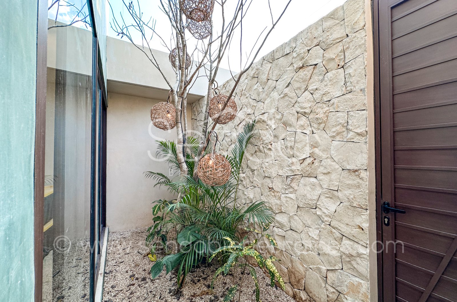 1468-47698--Casa-Tiki-Tiki-en-venta-de-una-planta-en-Cholul-Mérida-3-habitaciones-y-alberca_(58).jpg
