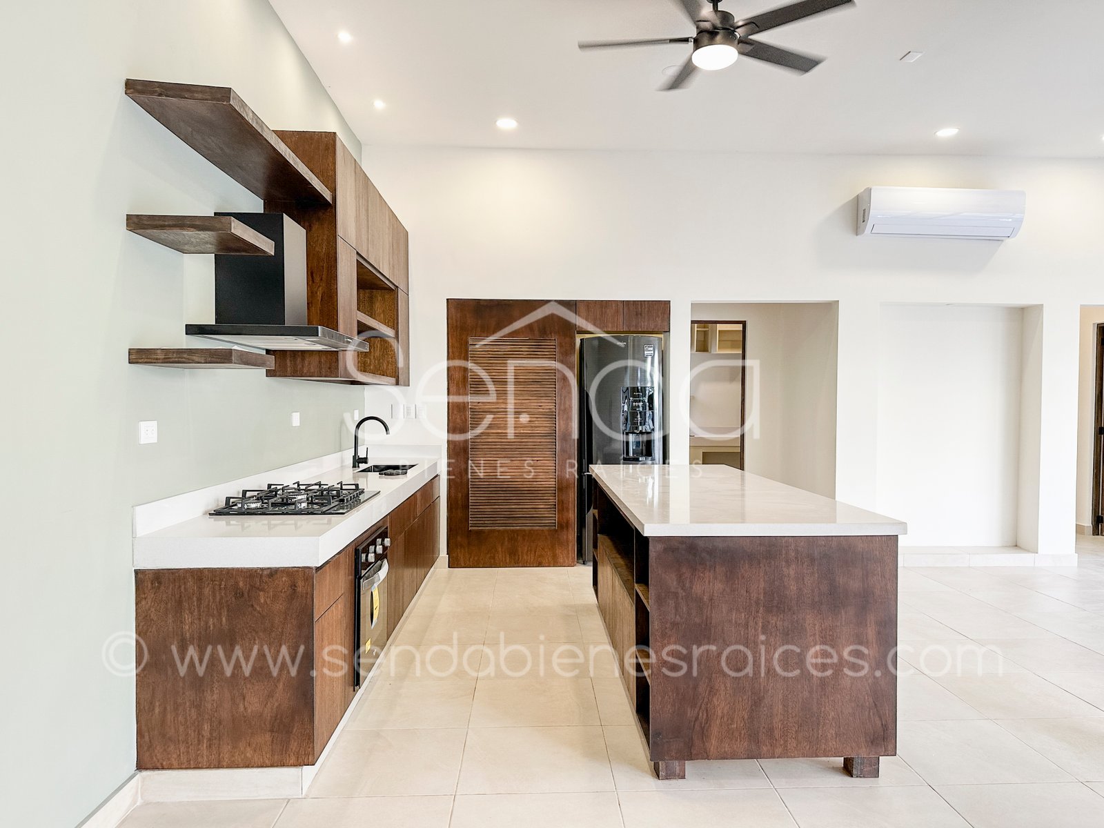 1468-47709--Casa-Tiki-Tiki-en-venta-de-una-planta-en-Cholul-Mérida-3-habitaciones-y-alberca_(69).jpg