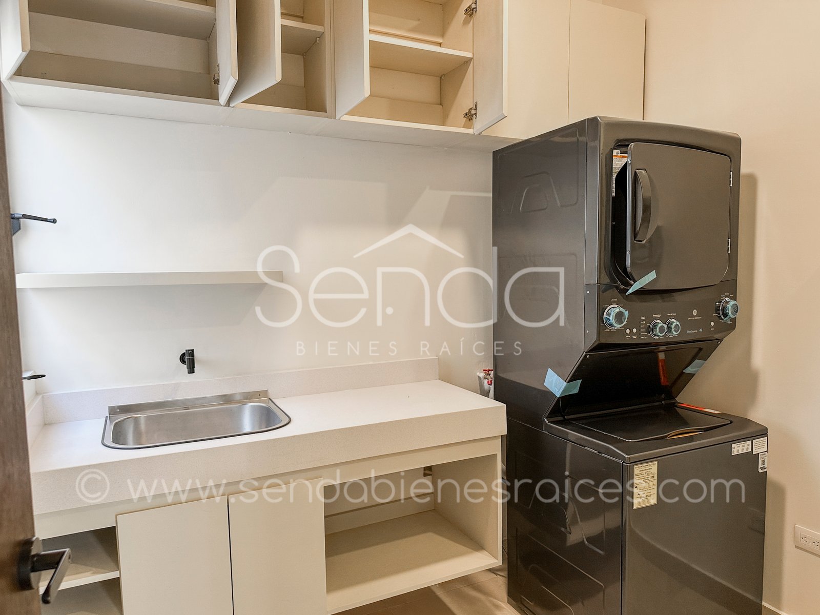 1468-47713--Casa-Tiki-Tiki-en-venta-de-una-planta-en-Cholul-Mérida-3-habitaciones-y-alberca_(73).jpg