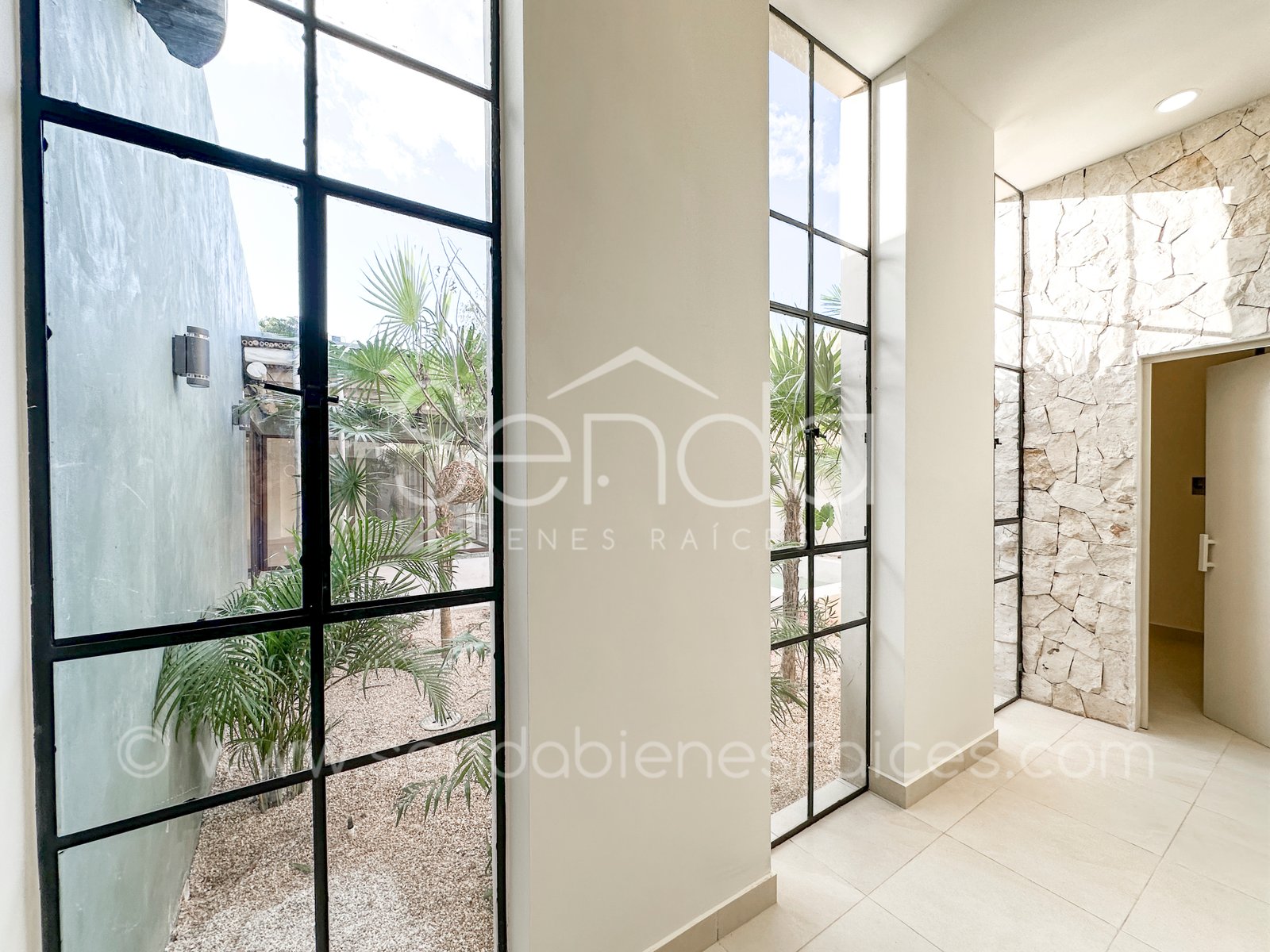 1468-47730--Casa-Tiki-Tiki-en-venta-de-una-planta-en-Cholul-Mérida-3-habitaciones-y-alberca_(90).jpg