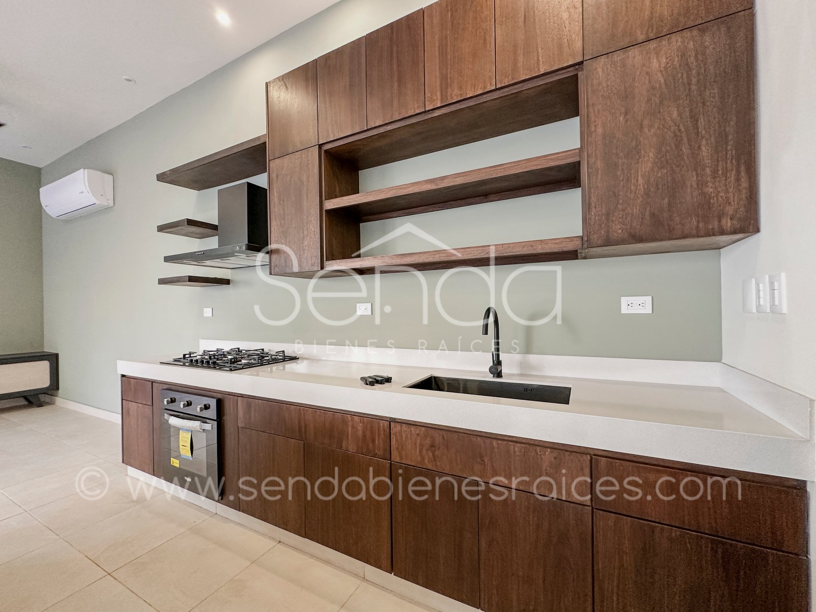 1468-47741--Casa-Tiki-Tiki-en-venta-de-una-planta-en-Cholul-Mérida-3-habitaciones-y-alberca_(101).jpg