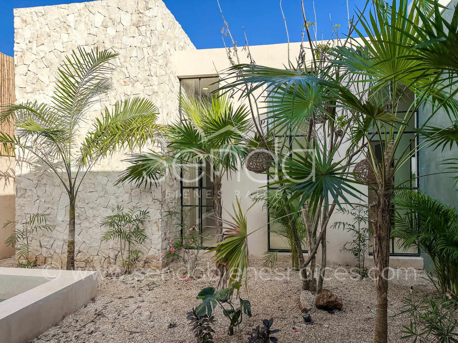 1468-47742--Casa-Tiki-Tiki-en-venta-de-una-planta-en-Cholul-Mérida-3-habitaciones-y-alberca_(102).jpg