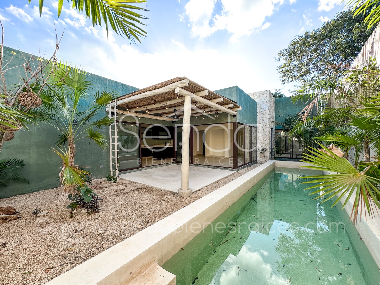 1468-47746--Casa-Tiki-Tiki-en-venta-de-una-planta-en-Cholul-Mérida-3-habitaciones-y-alberca_(106).jpg