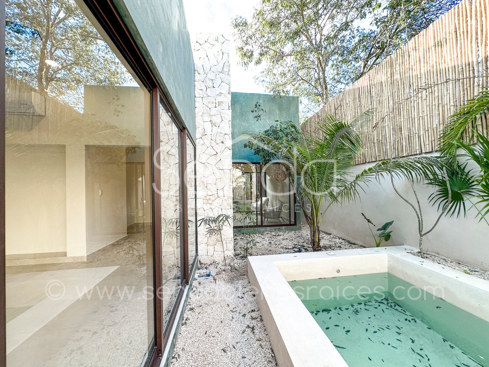 1468-47749--Casa-Tiki-Tiki-en-venta-de-una-planta-en-Cholul-Mérida-3-habitaciones-y-alberca_(109).jpg