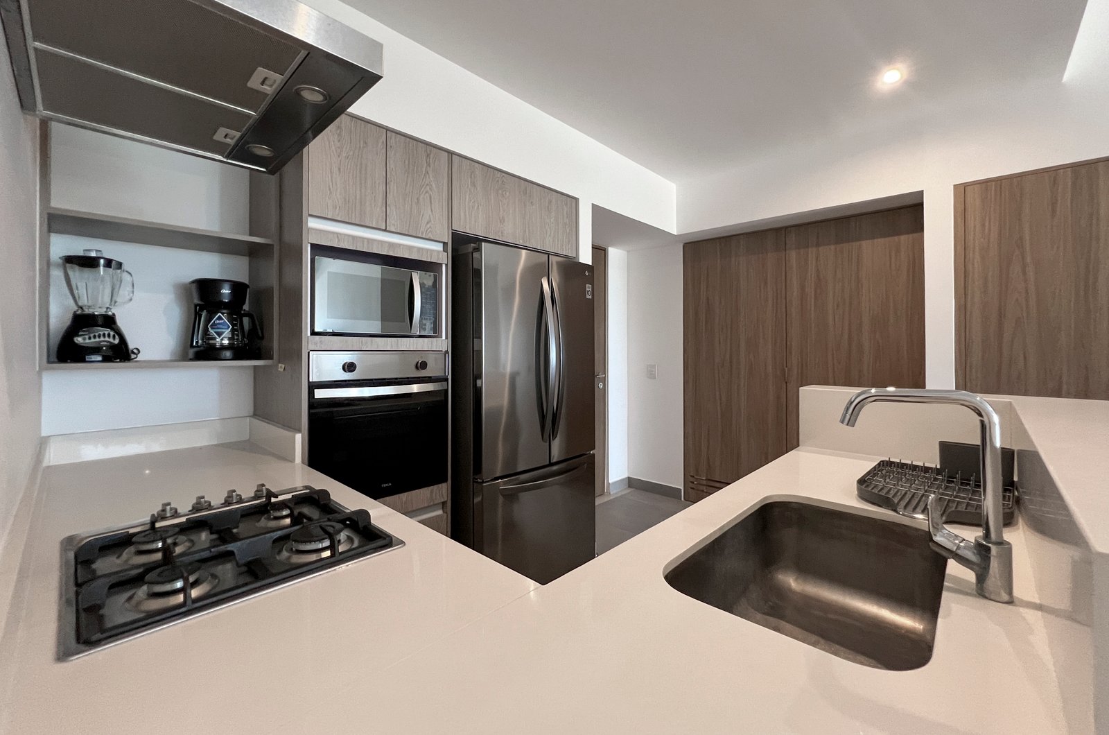 1604-55241-Departamento-en-Venta-en-Via-Montejo-de-3-Recamaras-Equipado_(7).jpg