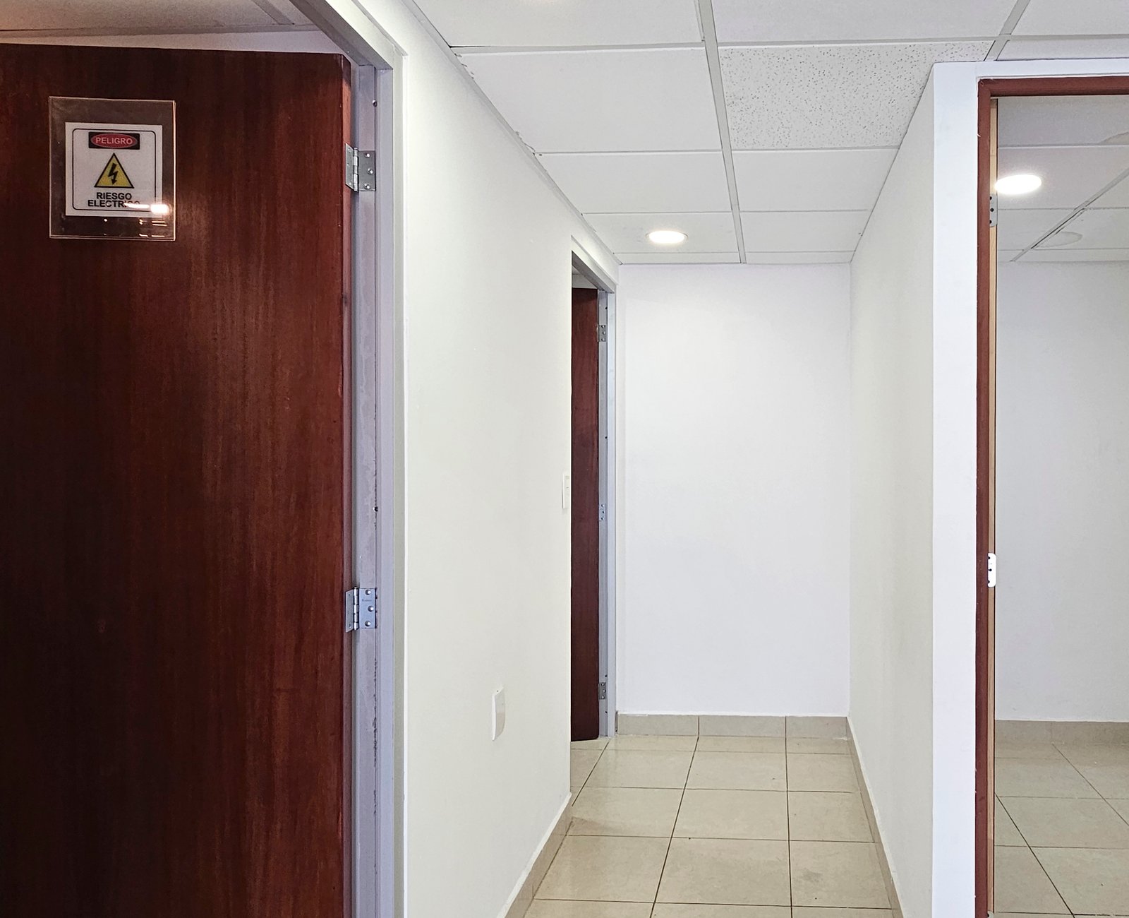 1868-51194-Oficina-en-renta-Montecristo-Merida-en-edificio-corporativo-con-amenidades_(12).jpg