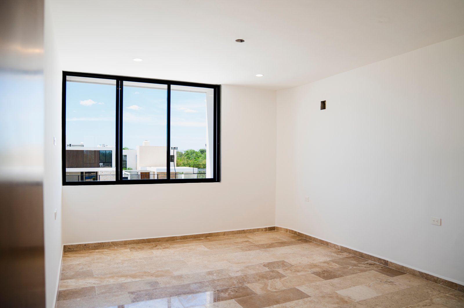 1902-52967-Casa-Alaia-en-Venta-dentro-privada-zona-conkal-Merida-con-tres-recamaras_(3).jpg