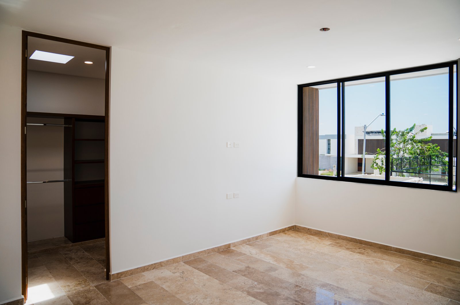 1902-52969-Casa-Alaia-en-Venta-dentro-privada-zona-conkal-Merida-con-tres-recamaras_(4).jpg
