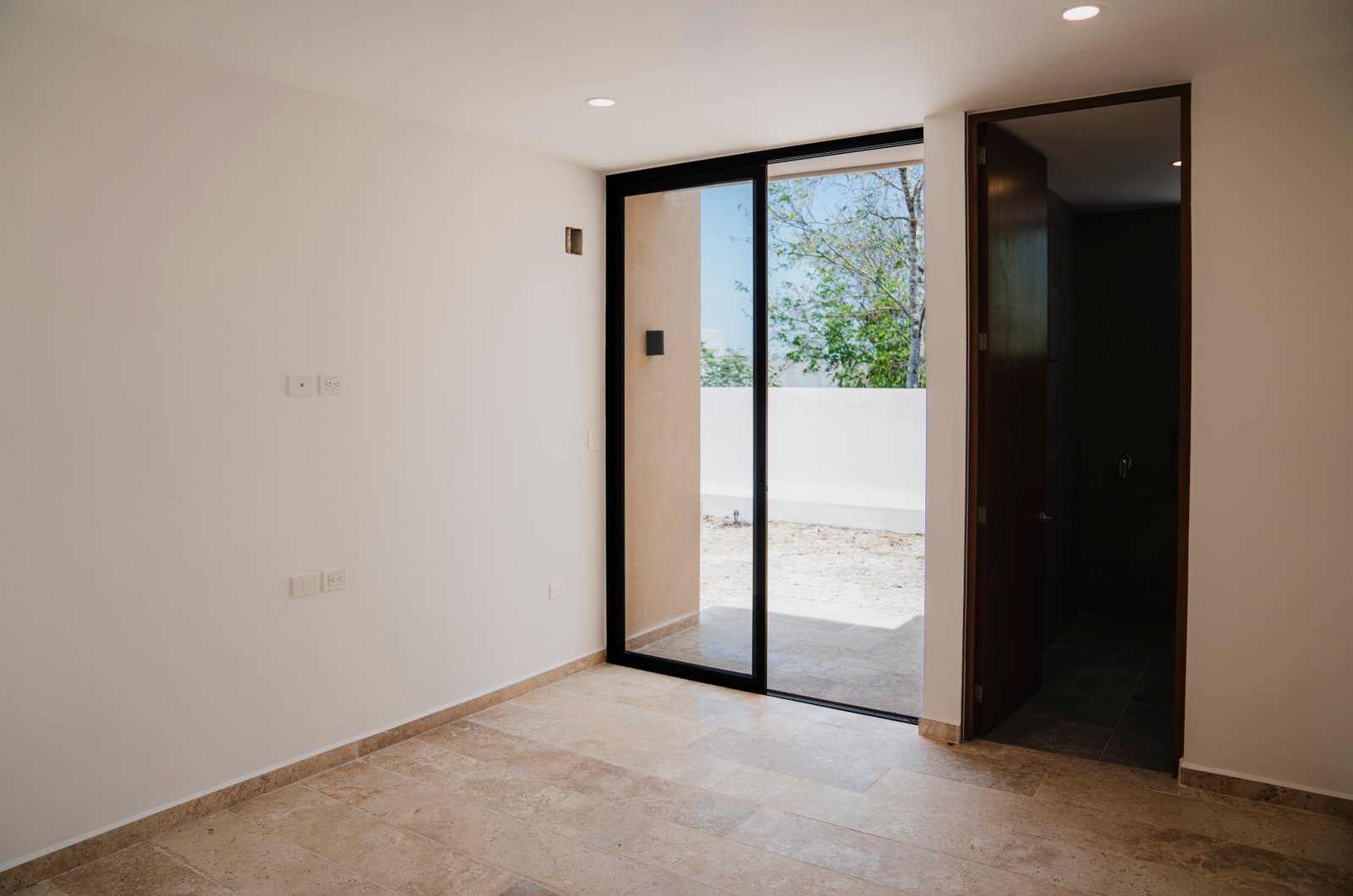 1902-52977-Casa-Alaia-en-Venta-dentro-privada-zona-conkal-Merida-con-tres-recamaras_(12).jpg