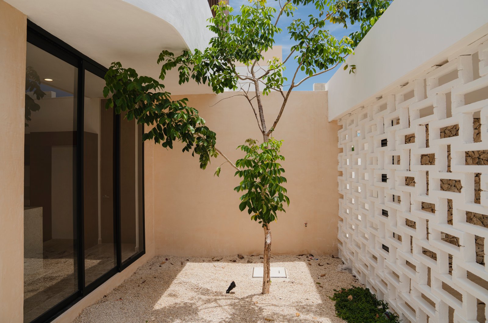 1902-52993-Casa-Alaia-en-Venta-dentro-privada-zona-conkal-Merida-con-tres-recamaras_(28).jpg