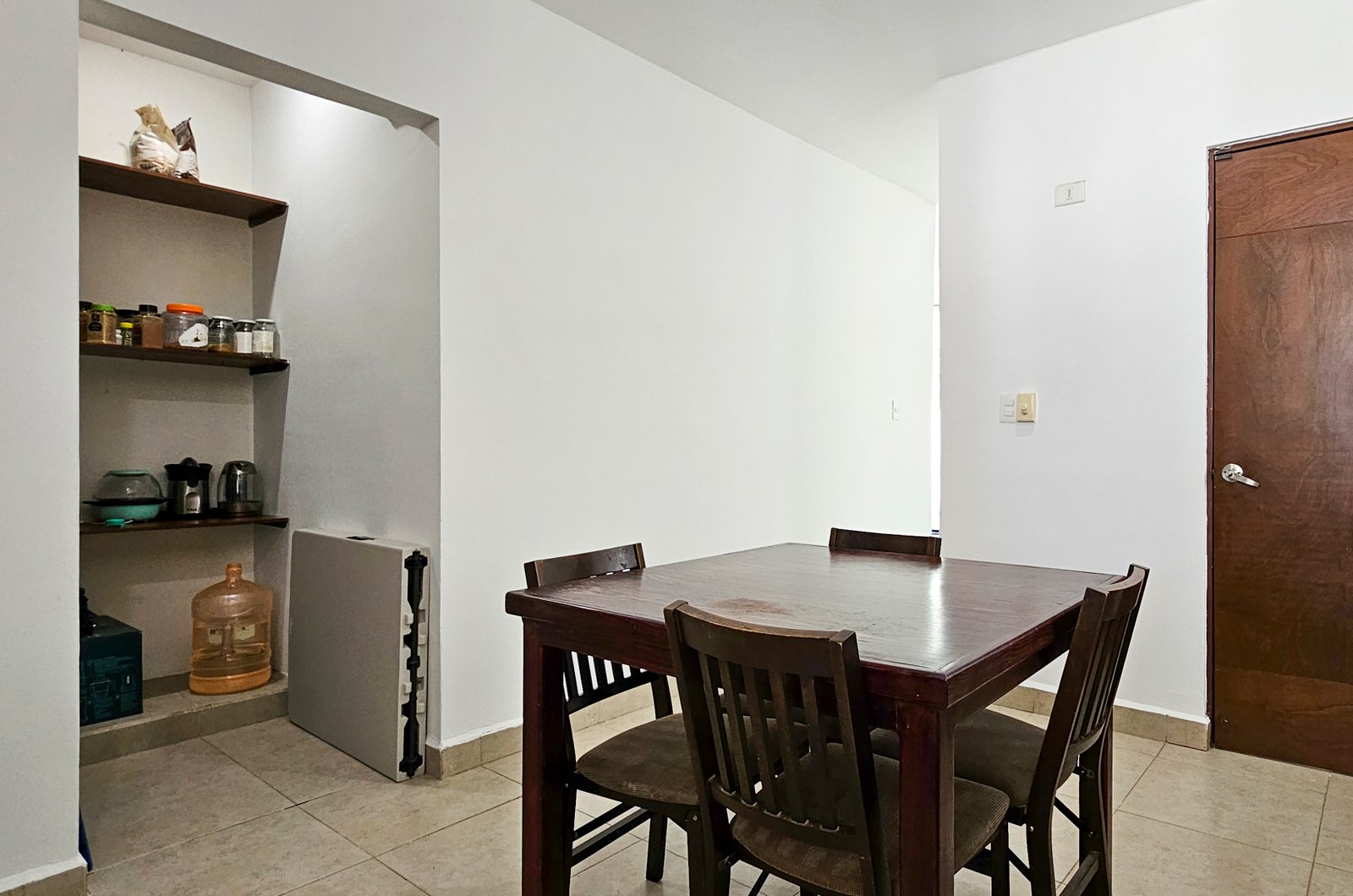 1936-53041-Casa-en-Venta-en-Real-Montejo-Merida-con-cochera-techada-3-recamaras-y-alberca_(11).jpg