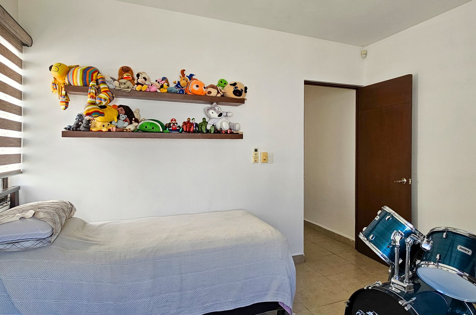 1936-53058-Casa-en-Venta-en-Real-Montejo-Merida-con-cochera-techada-3-recamaras-y-alberca_(28).jpg