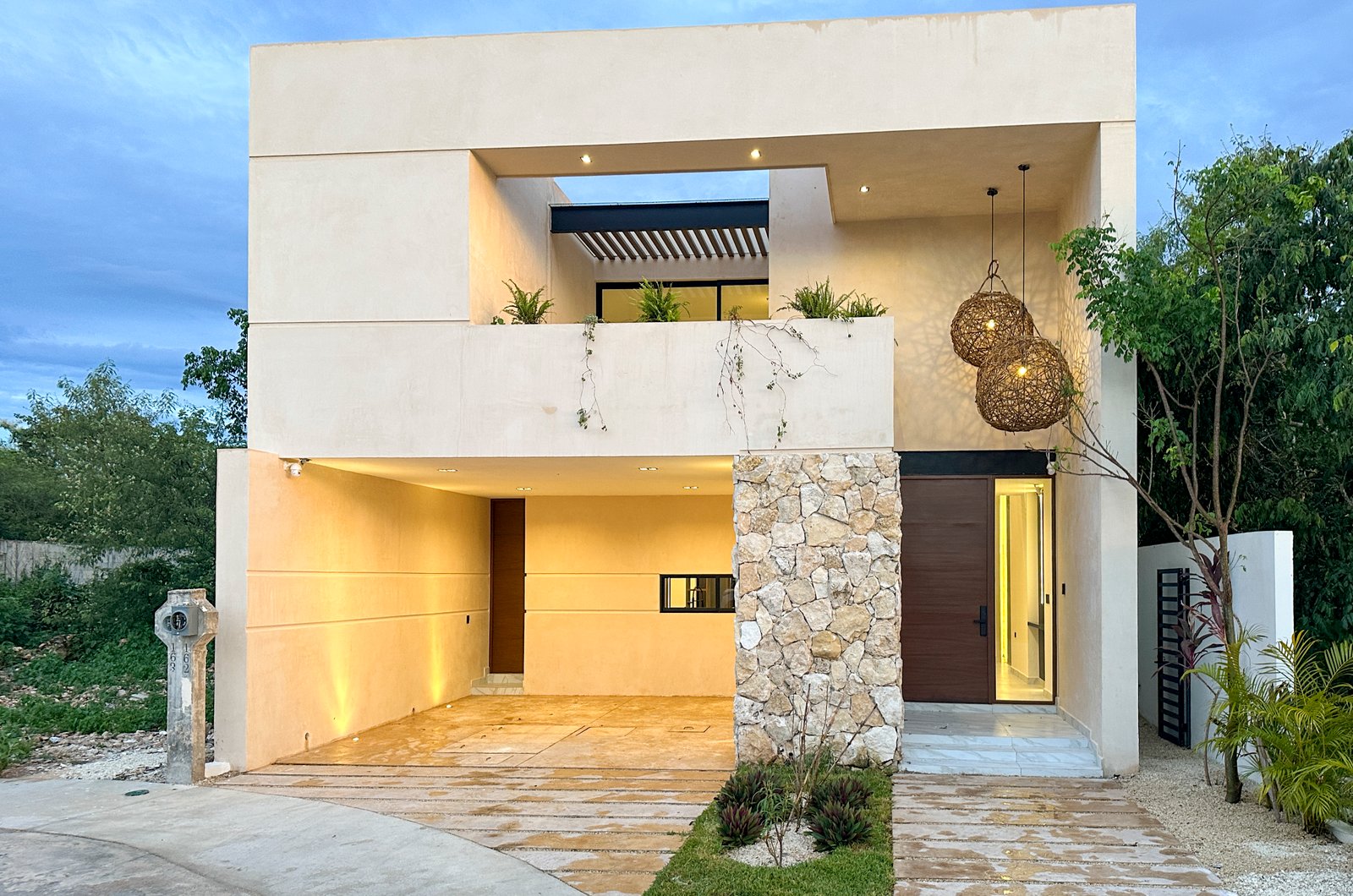 1992-53782-_Casa-en-Venta-en-ENTRETAT-Merida-Yucatan_-3-Recamaras-300-m²-de-Construccion_(1).jpg