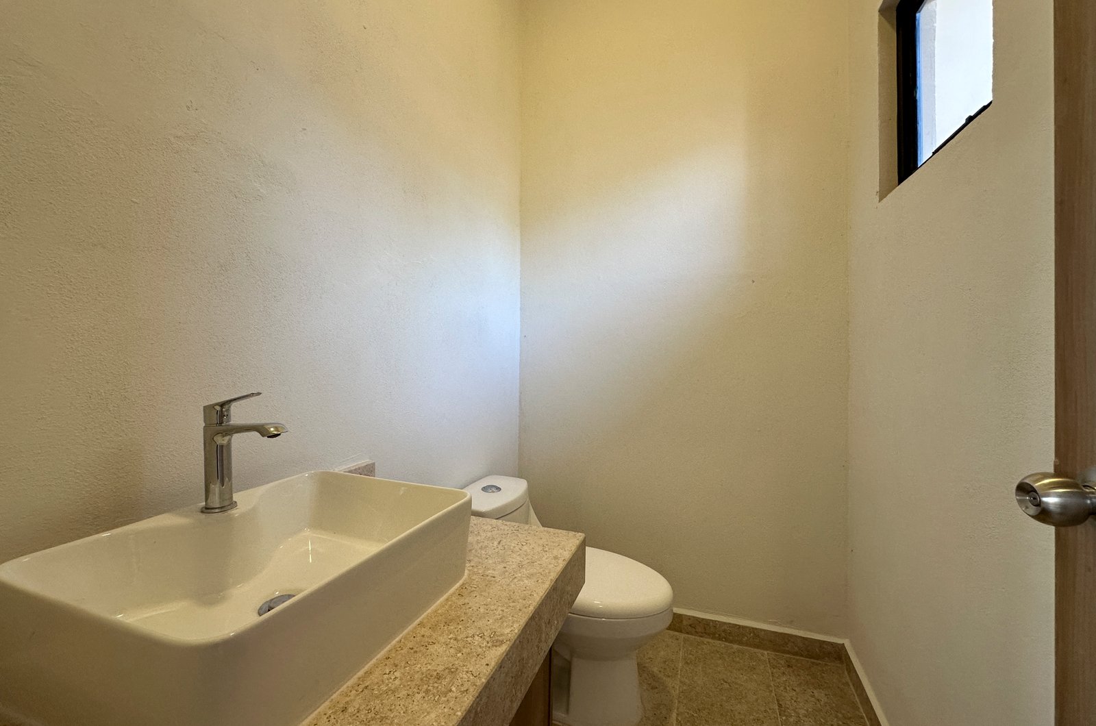 2000-54316-Casa-en-Renta-de-un-piso-con-2-habitaciones-y-alberca-en-Conkal-20_(7).jpg