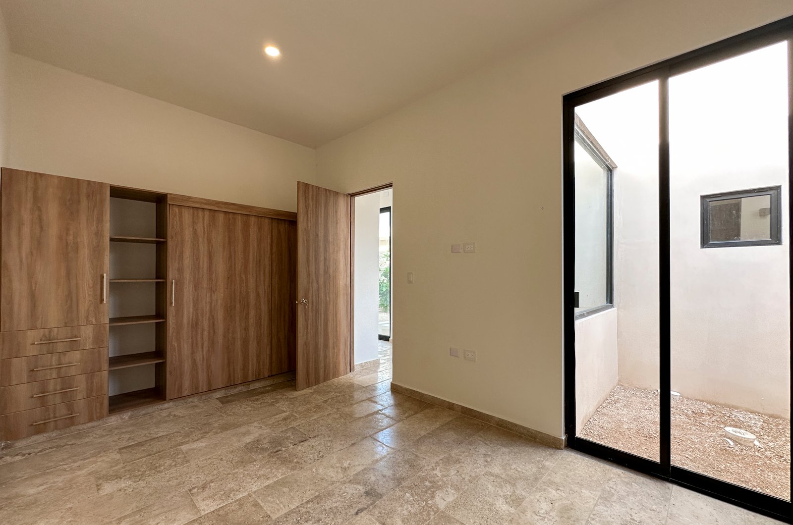 2000-54323-Casa-en-Renta-de-un-piso-con-2-habitaciones-y-alberca-en-Conkal-20_(14).jpg