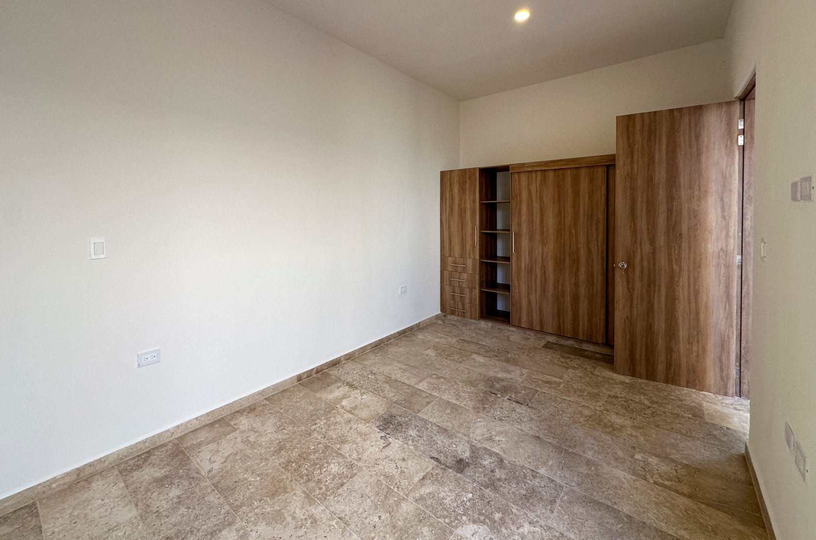 2000-54327-Casa-en-Renta-de-un-piso-con-2-habitaciones-y-alberca-en-Conkal-20_(17).jpg