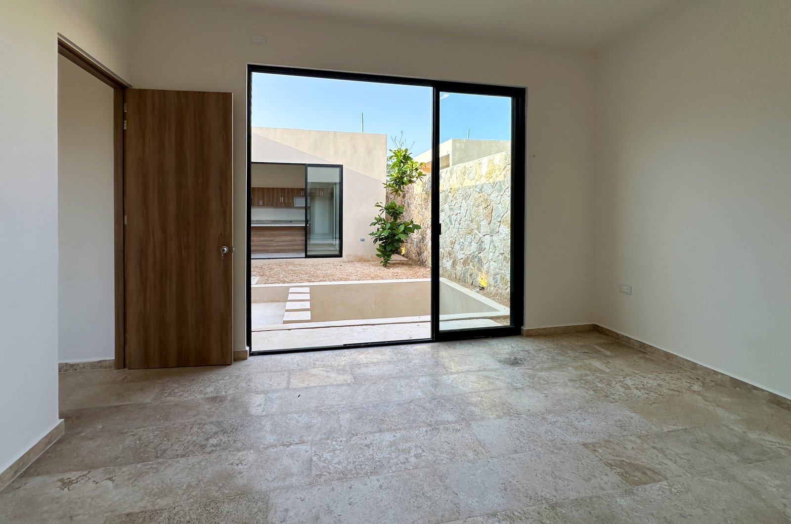 2000-54335-Casa-en-Renta-de-un-piso-con-2-habitaciones-y-alberca-en-Conkal-20_(26).jpg