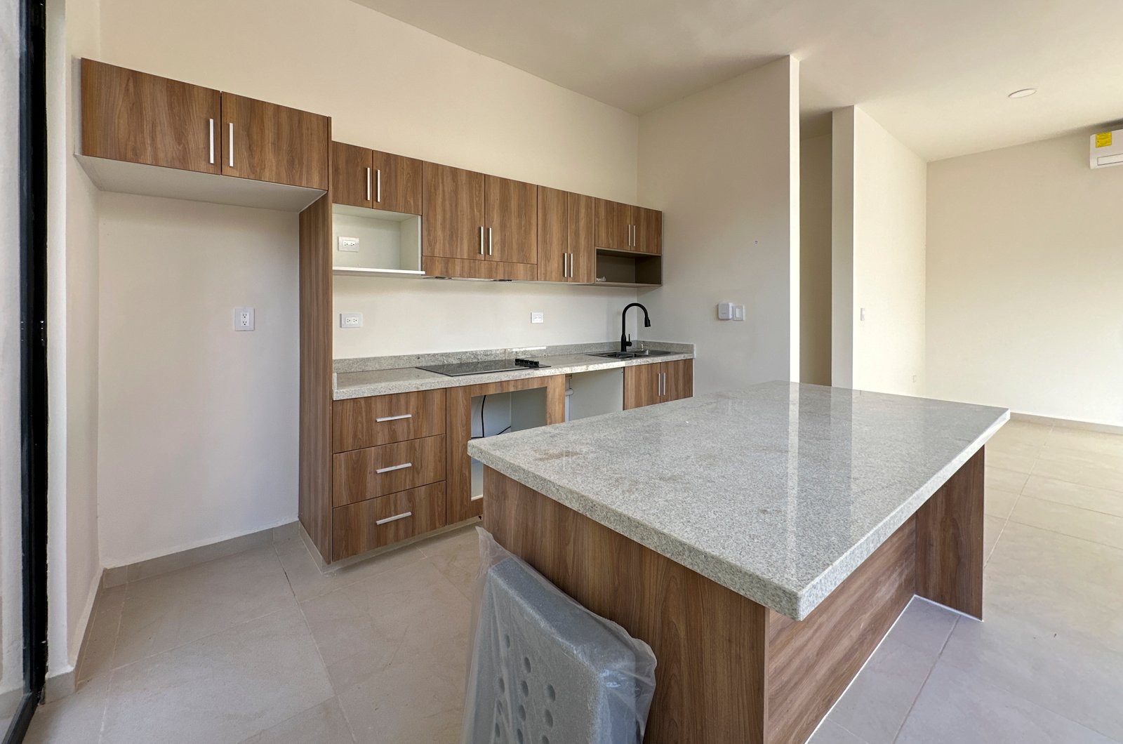 2001-54285-Casa-en-Renta-de-un-piso-con-2-habitaciones-y-alberca-en-Conkal_-21_(13).jpg