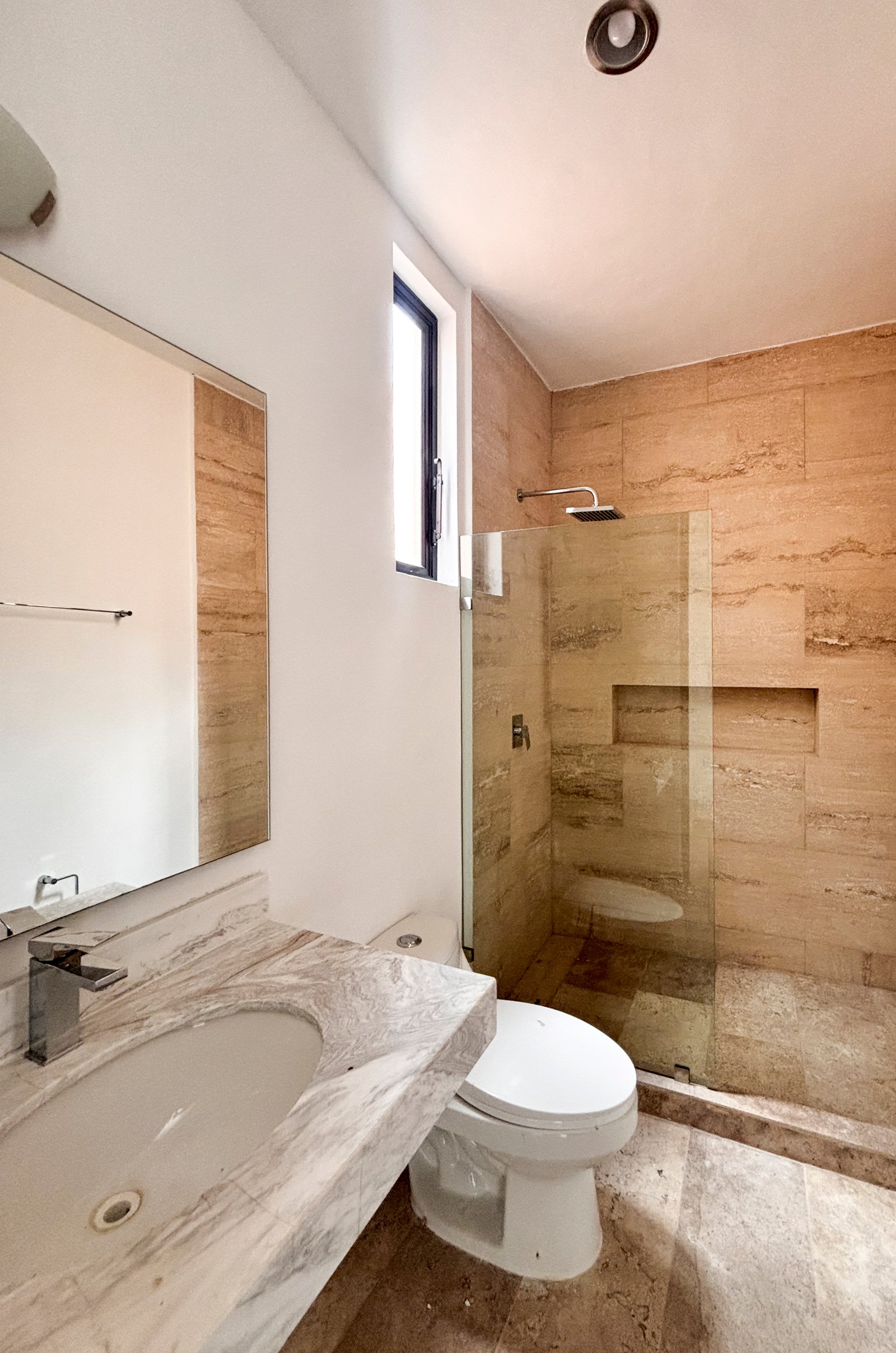 2009-54233-Casa-en-venta-en-el-norte-de-Mérida-Cholul-de-3-recámaras-con-estudio_(24).jpg