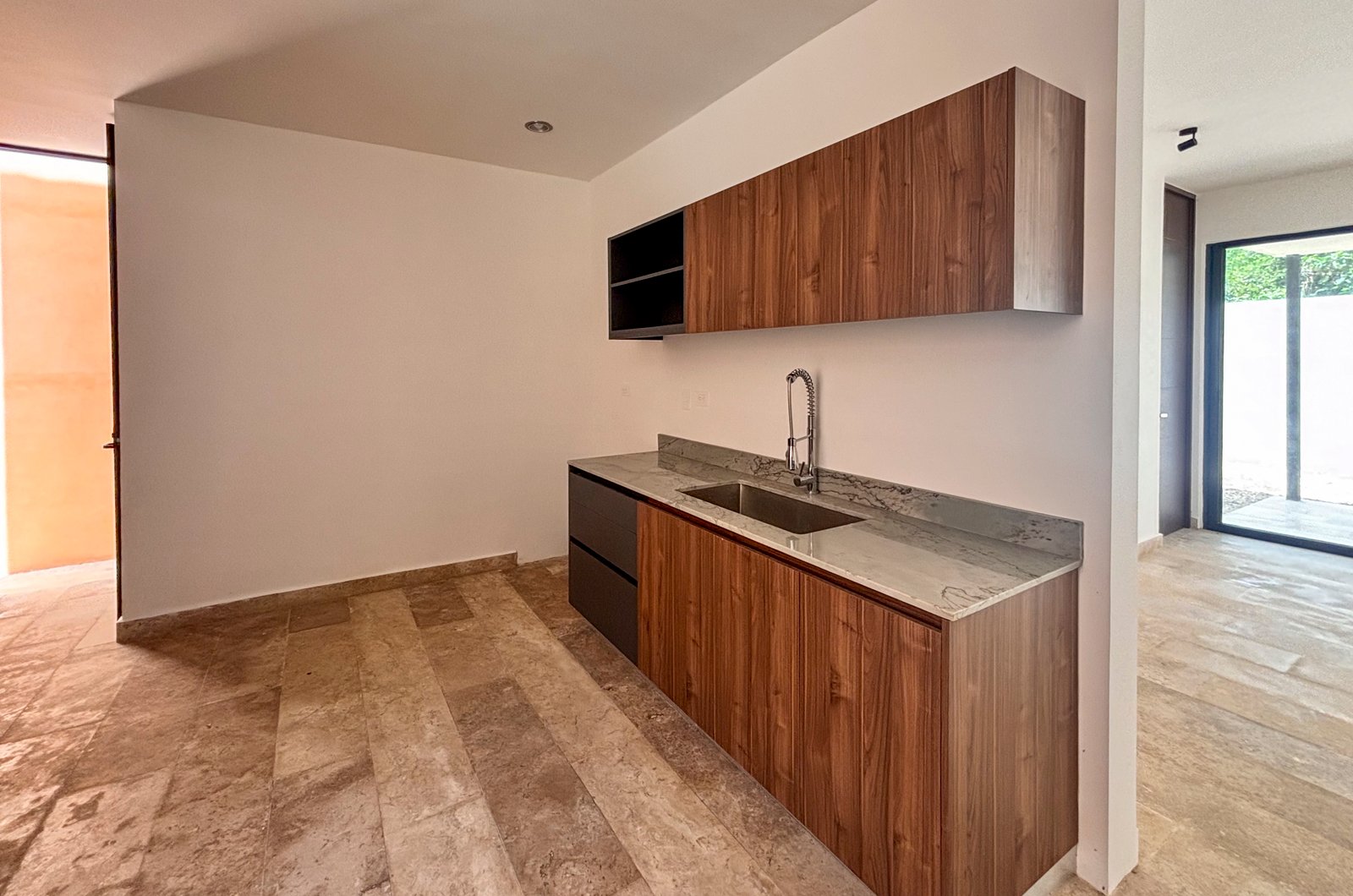 2009-54241-Casa-en-venta-en-el-norte-de-Mérida-Cholul-de-3-recámaras-con-estudio_(32).jpg