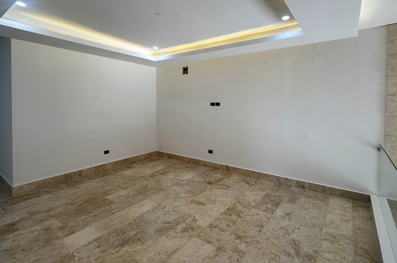 2013-54446-Casa-en-venta-en-privada-Nuukul-Temozon-Norte-con-electrodomesticos-incluidos_(14).jpg