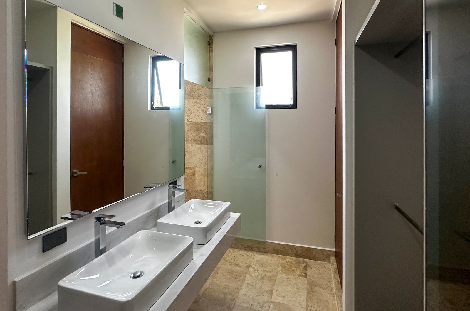 2013-54451-Casa-en-venta-en-privada-Nuukul-Temozon-Norte-con-electrodomesticos-incluidos_(19).jpg