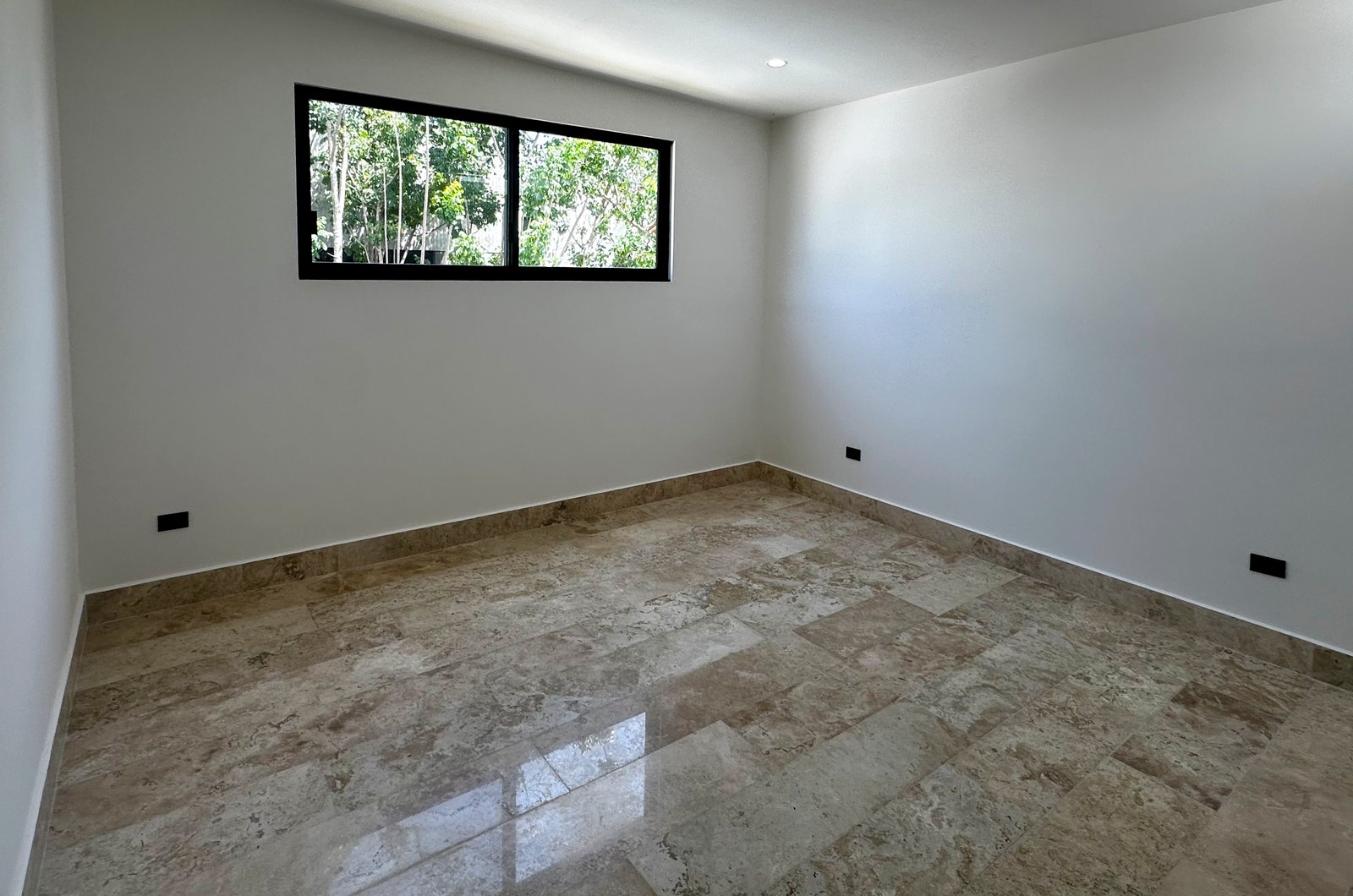 2013-54456-Casa-en-venta-en-privada-Nuukul-Temozon-Norte-con-electrodomesticos-incluidos_(24).jpg