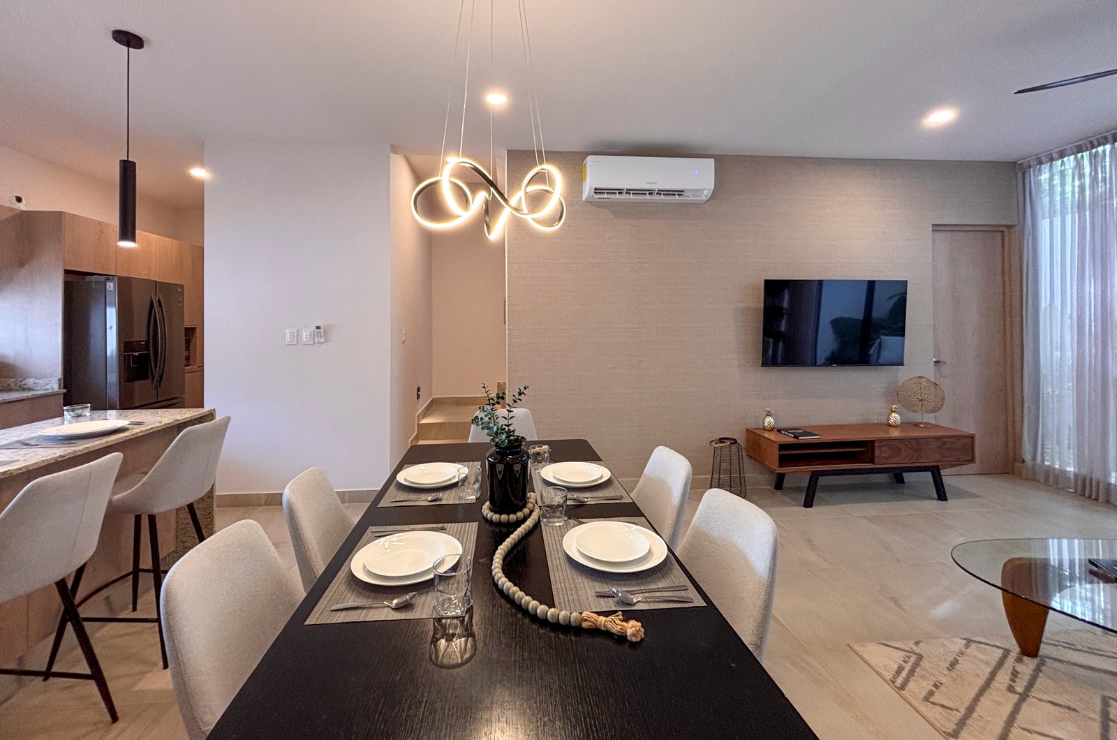2029-54789-Casa_estilo-Townhouse-en-venta-en-cholul-al-norte-de-Merida-THULA-CITY-HOME__(7).jpg