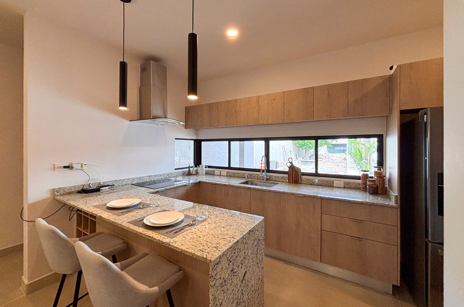 2029-54790-Casa_estilo-Townhouse-en-venta-en-cholul-al-norte-de-Merida-THULA-CITY-HOME__(9).jpg