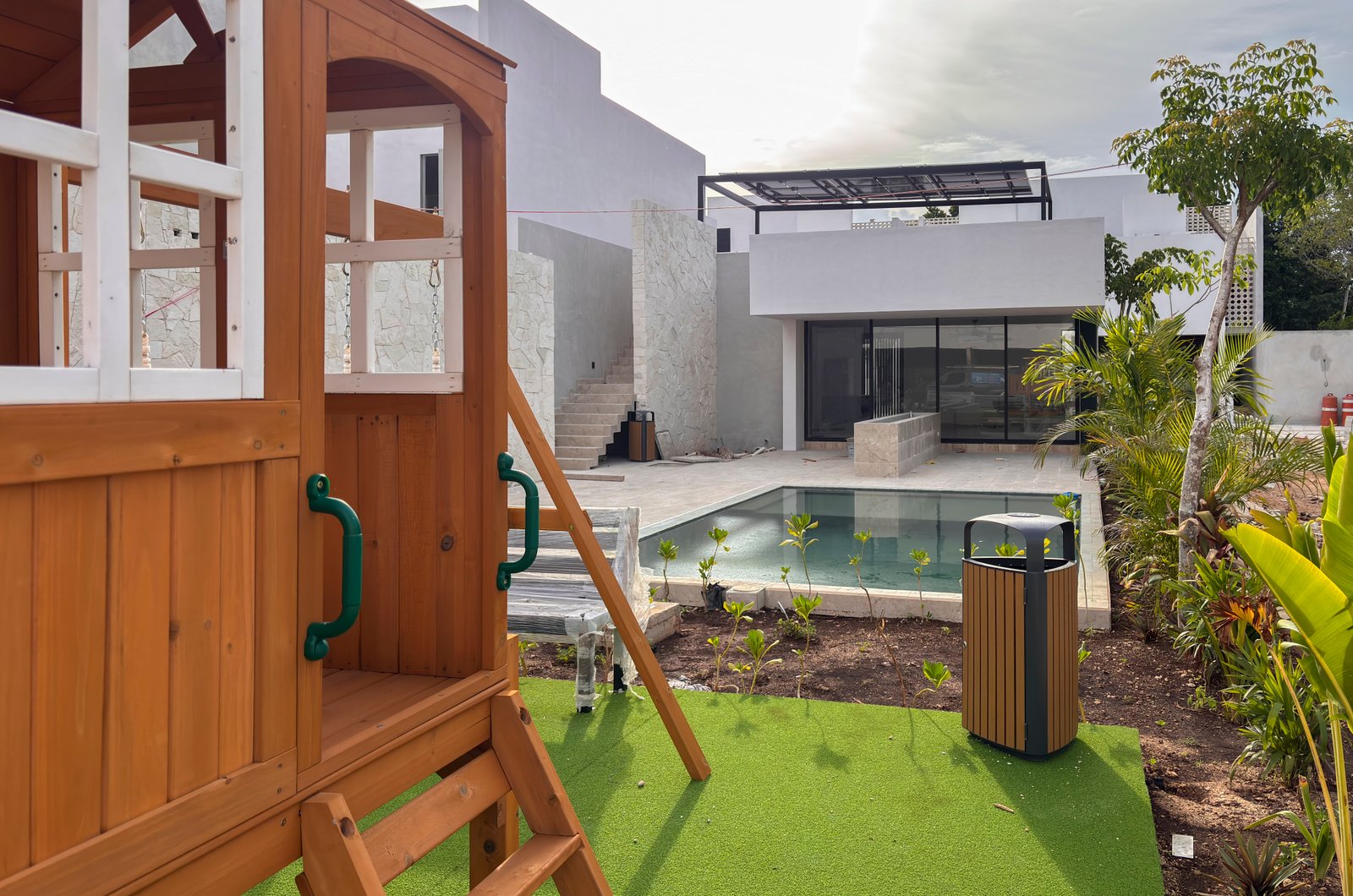 2029-54819-Casa_estilo-Townhouse-en-venta-en-cholul-al-norte-de-Merida-THULA-CITY-HOME__(38).jpg