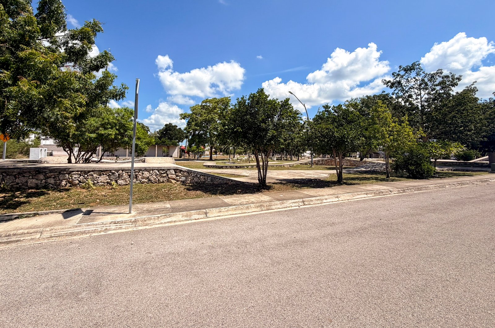 2030-54871-Lotes-Residenciales-Urbanizados-en-Venta-en-Cholul-Mérida_(10).jpg