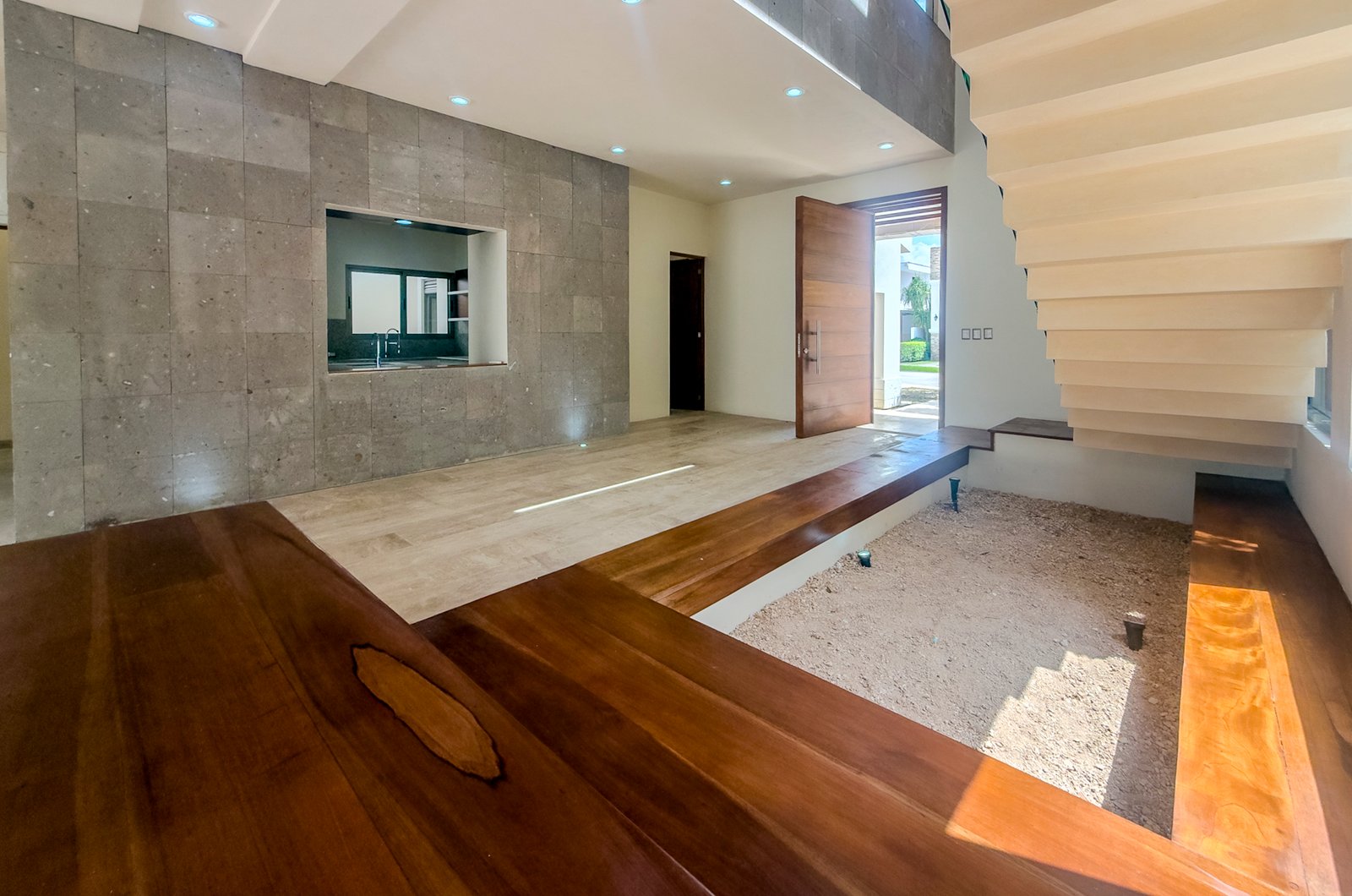 2034-55150-_Casa-en-venta-ubicada-en-Cholul-de-4-habitaciones-alberca-en-privada_(13).jpg