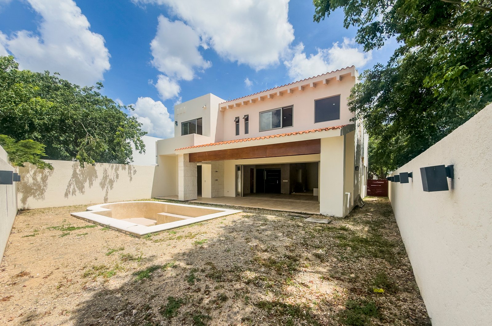 2034-55155-_Casa-en-venta-ubicada-en-Cholul-de-4-habitaciones-alberca-en-privada_(18).jpg
