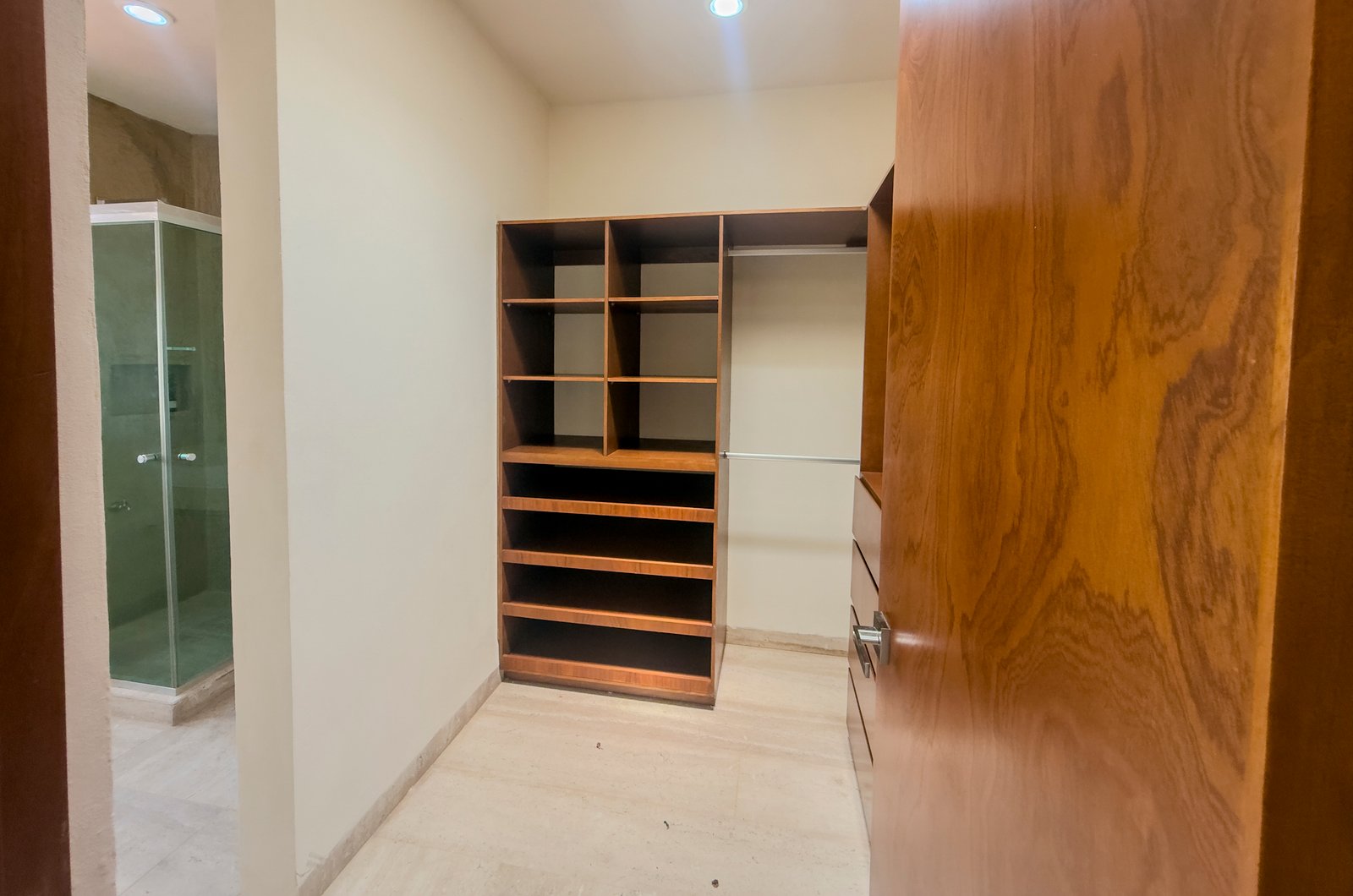 2034-55194-_Casa-en-venta-ubicada-en-Cholul-de-4-habitaciones-alberca-en-privada_(57).jpg