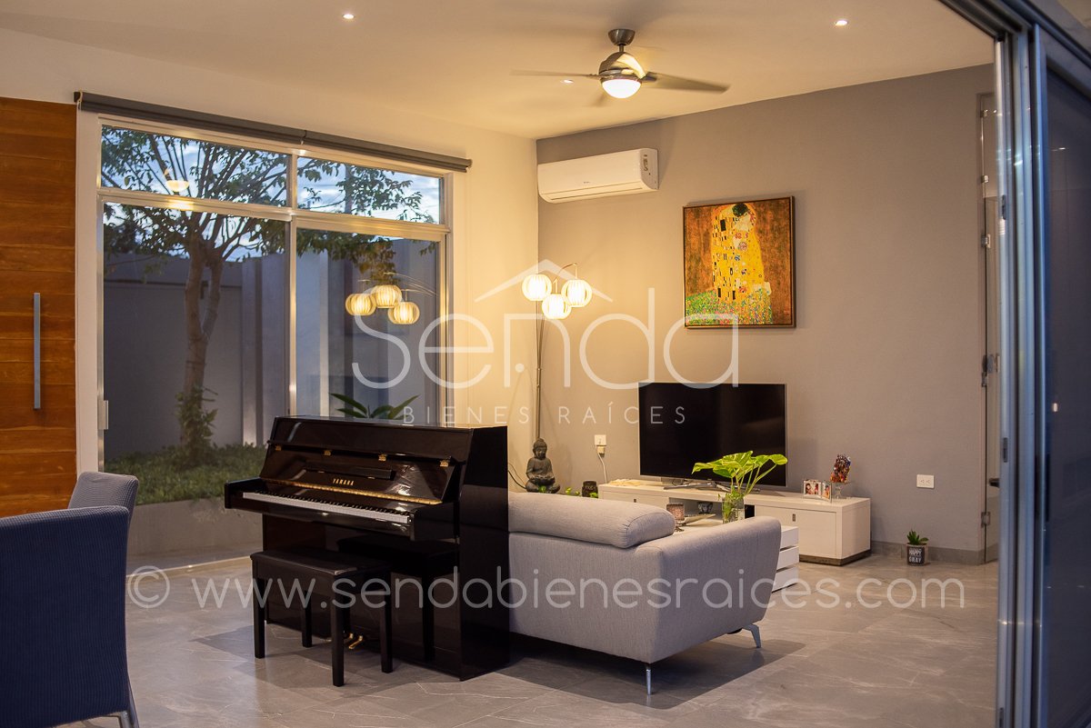 903-24374-residencia-en-venta-una-planta-en-cholul-al-norte-de-merida-54.jpg
