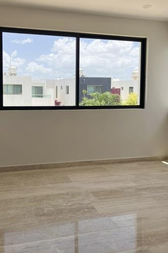 1076-50714-Casa-en-venta-en-privada-Margaritas-Cholul-Merida-de-4-habitaciones-con-alberca_(19).jpg
