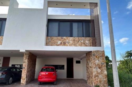 1472-47804-Casa-tipo-townhouse-en-venta-de-2-habitaciones-y-alberca-en-Real-Montejo-Mérida-smasnp2.jpg
