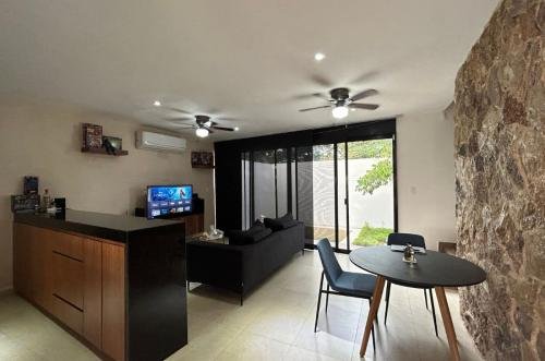 1472-47807-Casa-tipo-townhouse-en-venta-de-2-habitaciones-y-alberca-en-Real-Montejo-Mérida-SMA3.jpg