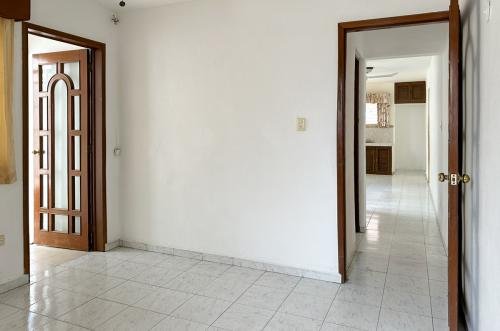 1528-43665-Venta-de-casa-con-alberca-para-remodelar-en-Pensiones-Merida-Yucatan_(12).jpg