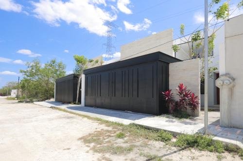1561-48111-Casa-en-venta-en-Temozon-Norte-Merida-Casa-ARENNA-de-3-recamaras-6-banos-Alberca_(2).jpg