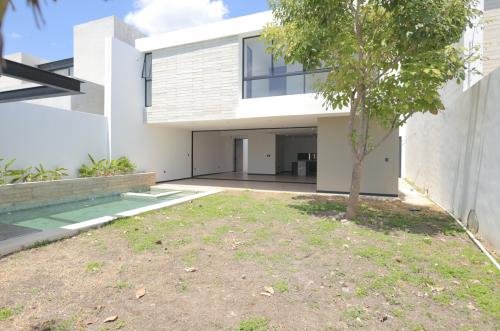 1561-48112-Casa-en-venta-en-Temozon-Norte-Merida-Casa-ARENNA-de-3-recamaras-6-banos-Alberca_(1).jpg