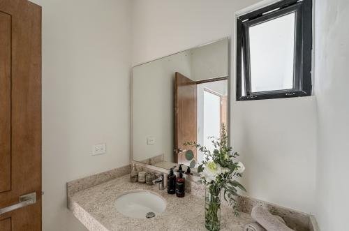 1678-48437-Casa-en-venta-en-Conkal-Merida-Ukum-de-3-habitaciones-en-privada-residencial_(35).jpg