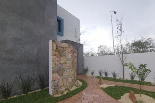 1720-48019-Casas-en-venta-en-el-Conkal-Merida-2-plantas-y-recamara-en-planta-baja_(1).jpg