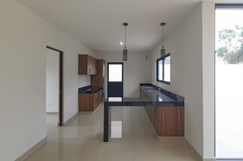 1720-48023-Casas-en-venta-en-el-Conkal-Merida-2-plantas-y-recamara-en-planta-baja_(6).jpg