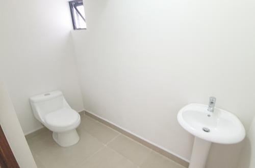 1720-48030-Casas-en-venta-en-el-Conkal-Merida-2-plantas-y-recamara-en-planta-baja_(13).jpg